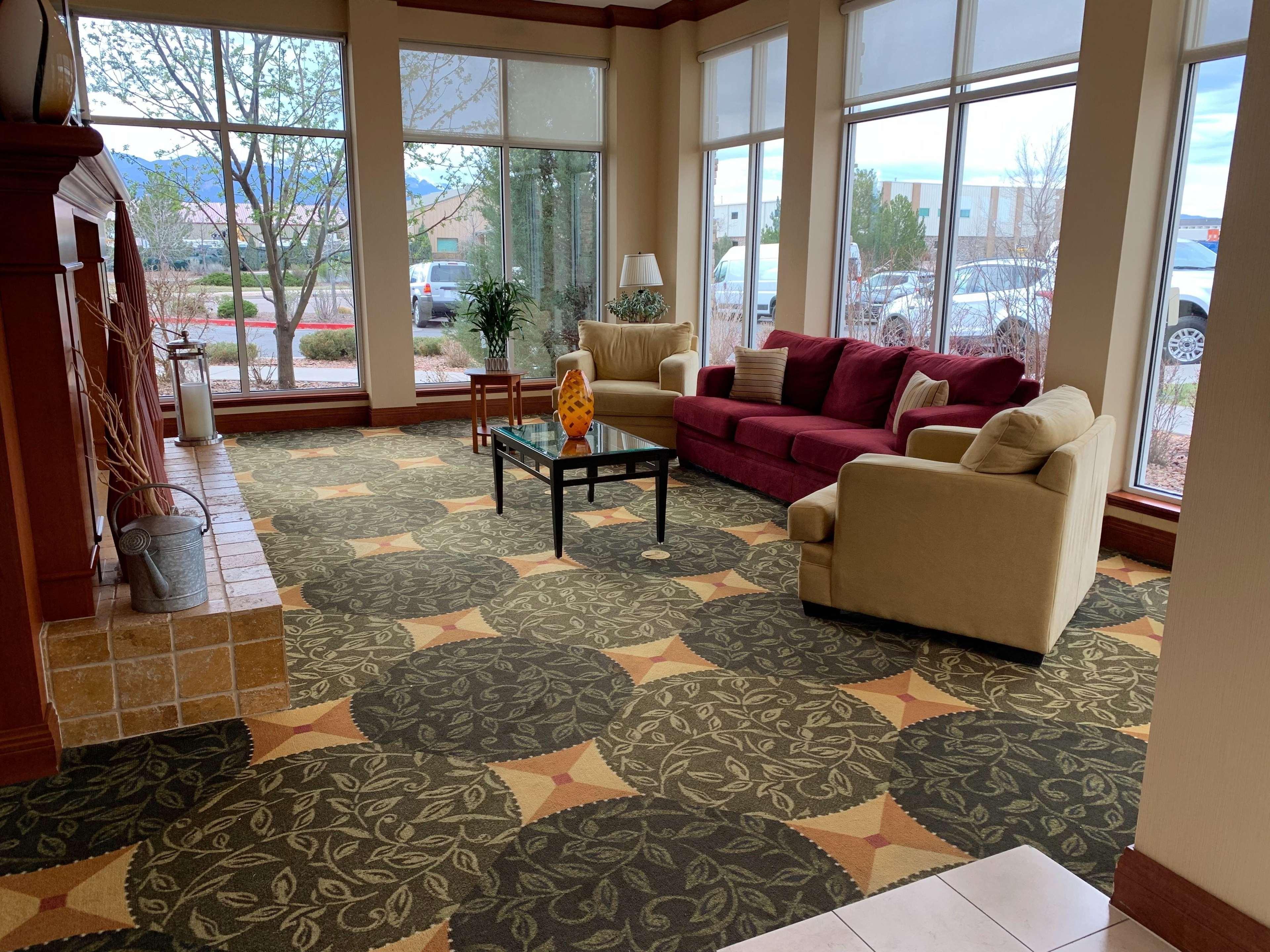 Hilton Garden Inn Colorado Springs Airport מראה חיצוני תמונה