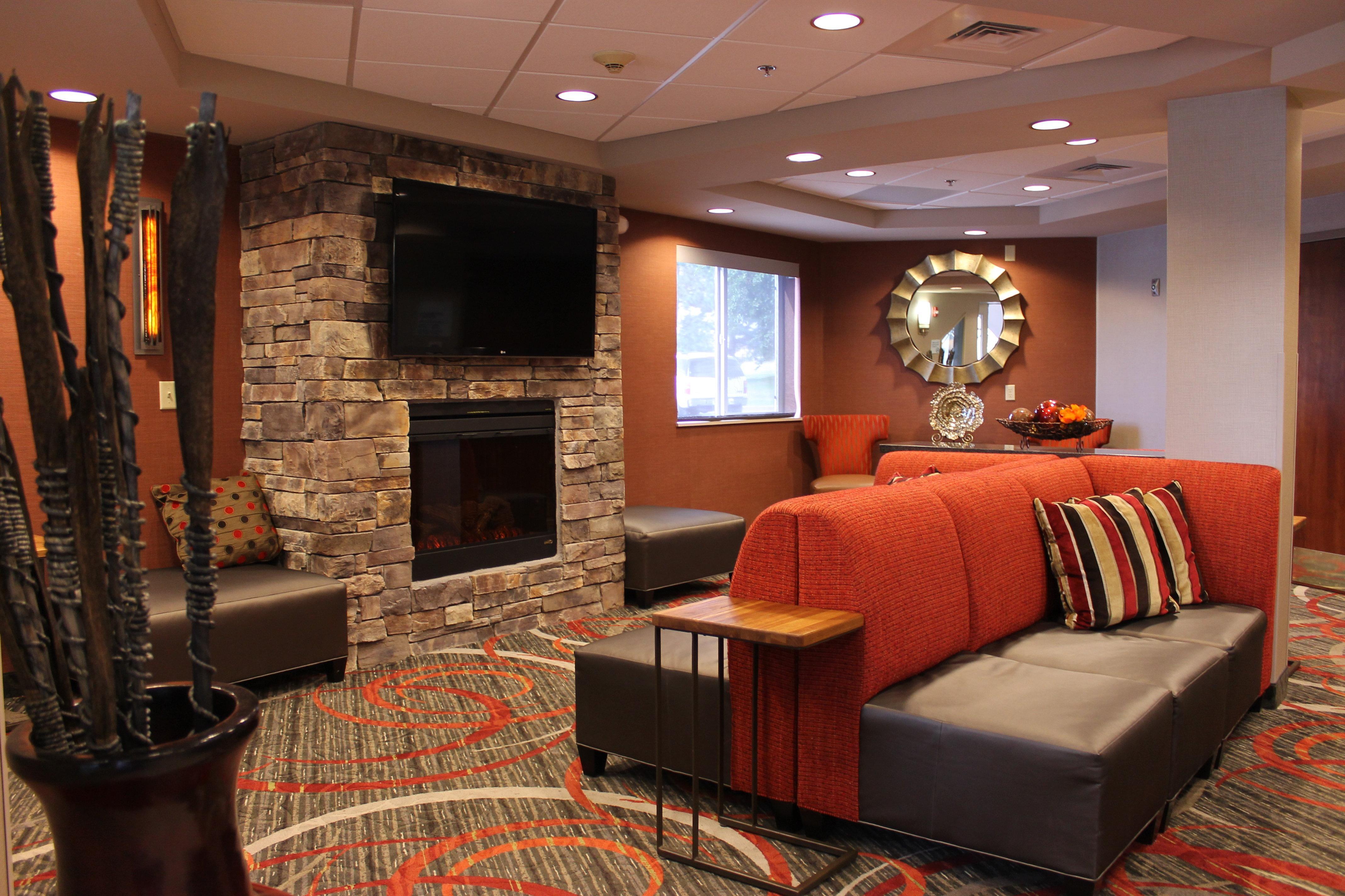 Hilton Garden Inn Colorado Springs Airport מראה חיצוני תמונה