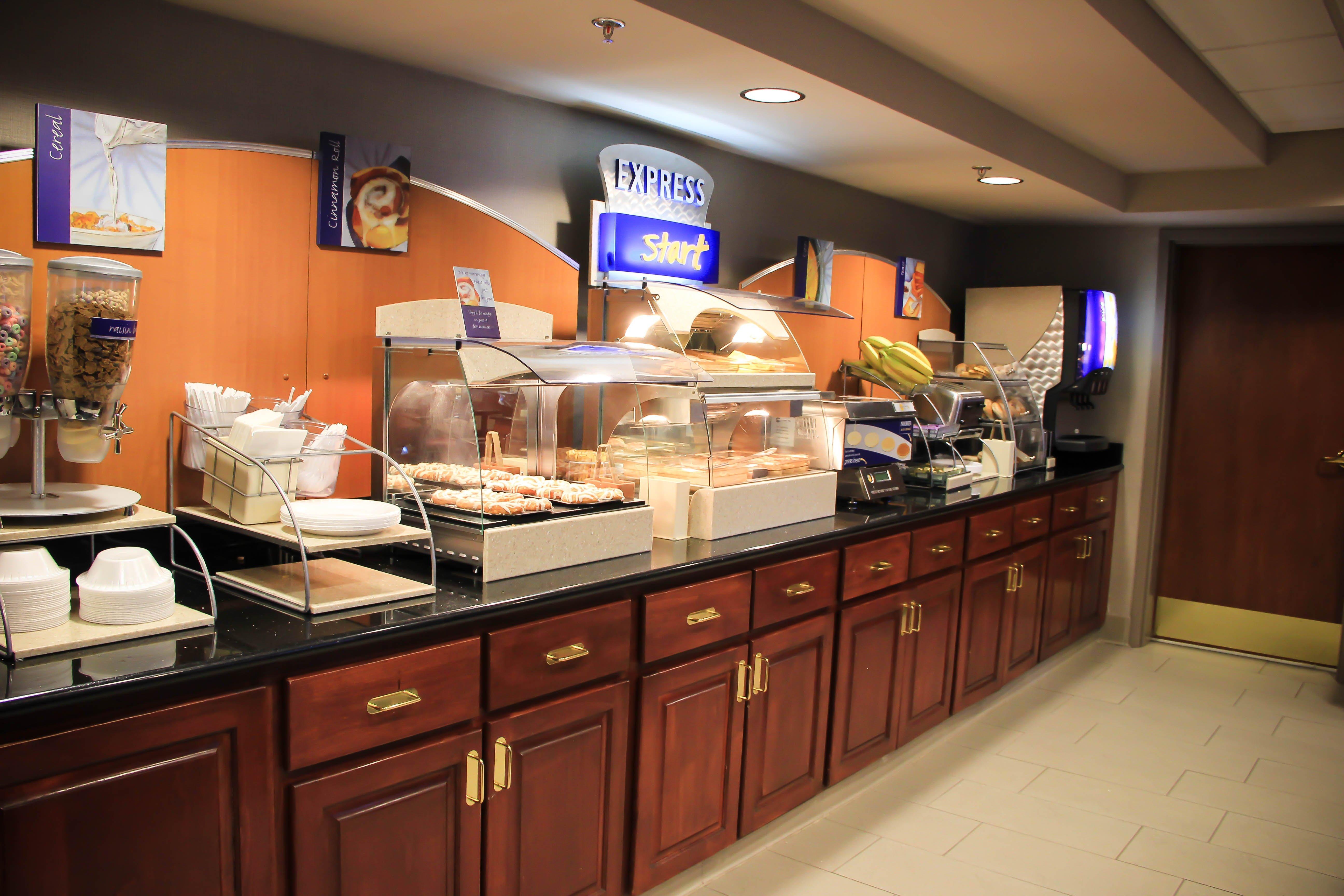 Hilton Garden Inn Colorado Springs Airport מראה חיצוני תמונה